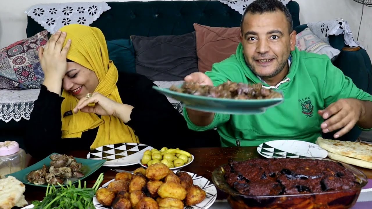 تحدي اكل/احمد رهرت من الاكل اللي عملته 🤤 طاجن مسقعه بالكبد والقوانص قال زفرة قال🤔العقاب اتفشيت 😝