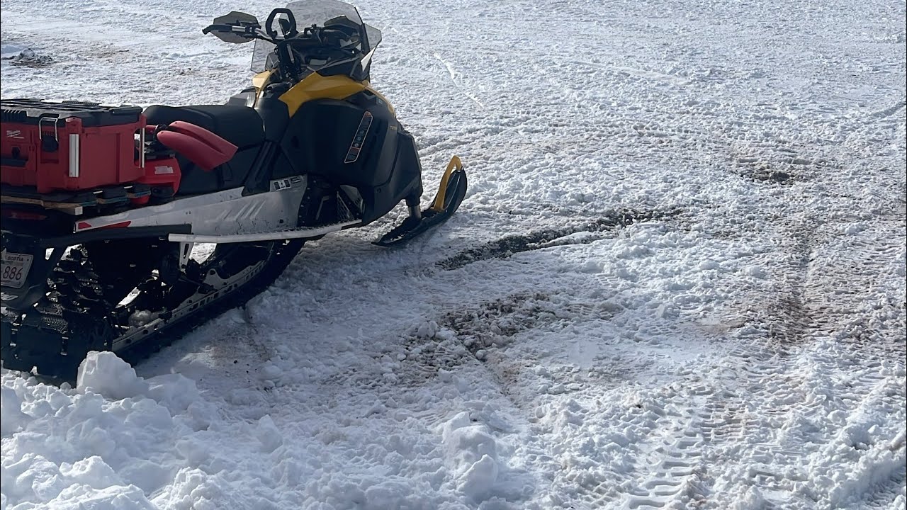 Snowmobiling in Central Cape Breton -2023 Skidoo Tundra Sport 600EFI