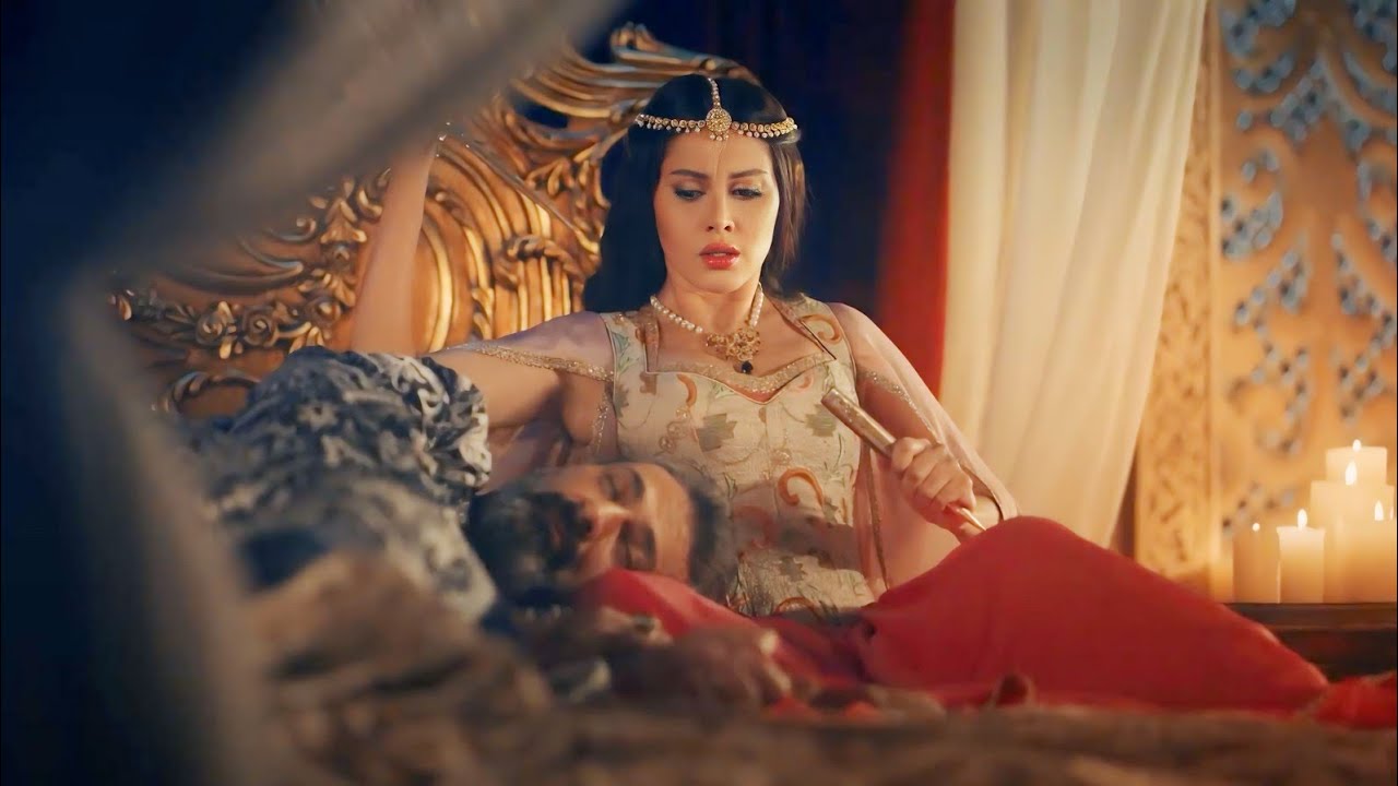 بيدخل مدينة مسحورة وبيقعد فيها ١٠ أيام لكنه بيكتشف إن اليوم فيها بسنة وإنه كبر ١٠ سنين