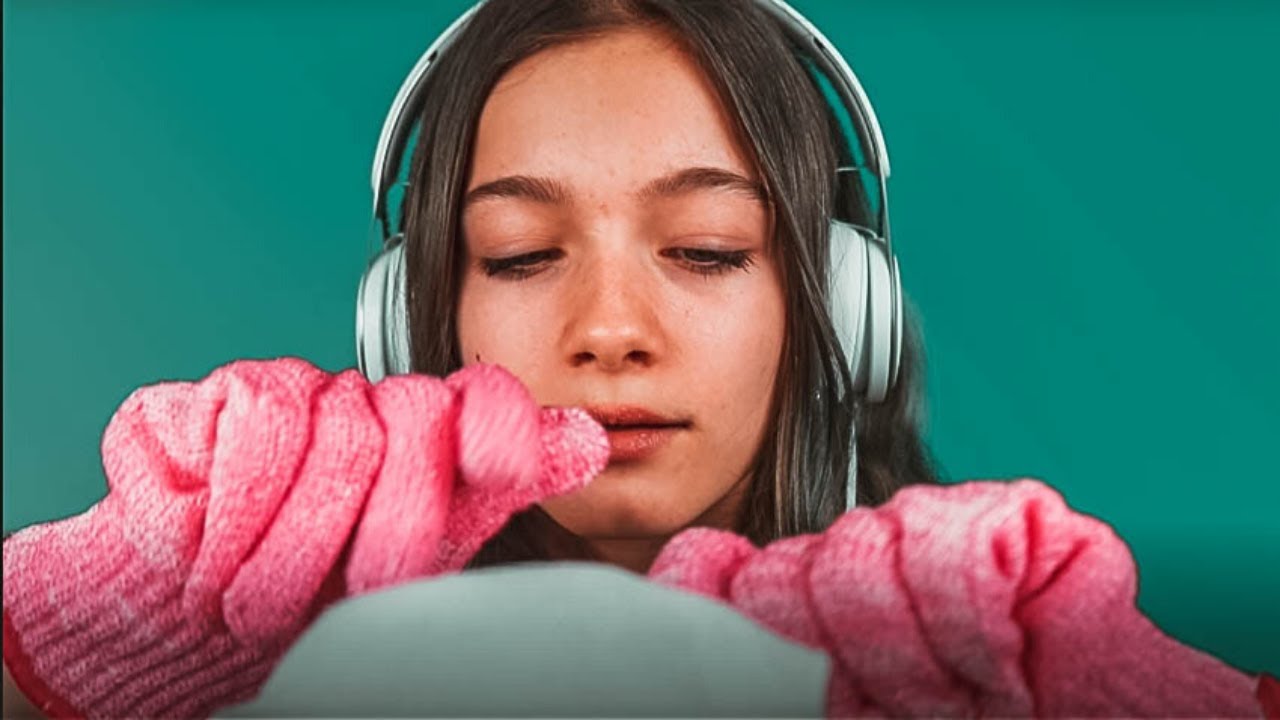 ASMR HANDMOVEMENTS!