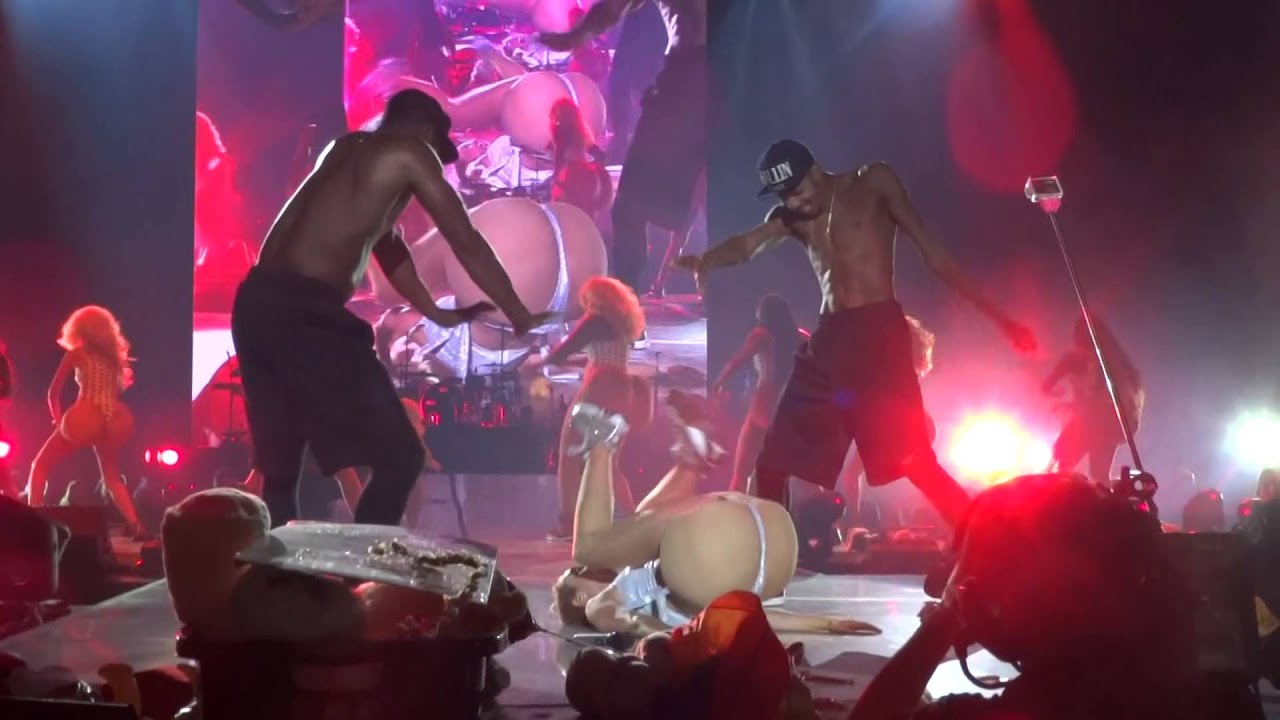 Miley Cyrus en Chile - 23 (Bangerz Tour, Movistar Arena 01/10/2014)