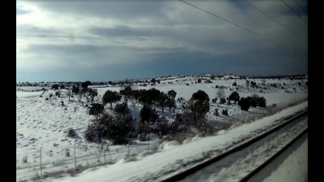 INVIERNO EN TREN 🏔️ | M&aacute;gico Viaje por la Nieve desde la Ventana | 4K Relax