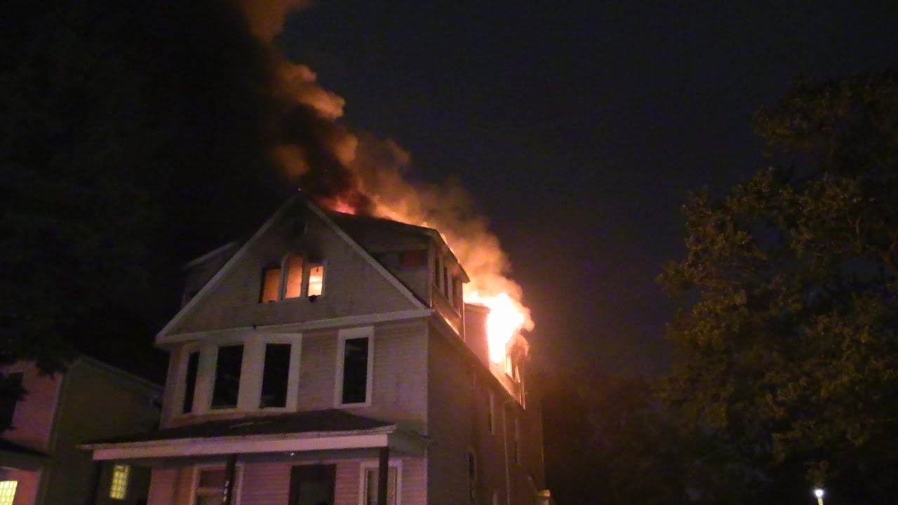 6-16-19  Chicago Fire Department Scene Response-Fire Through The Roof