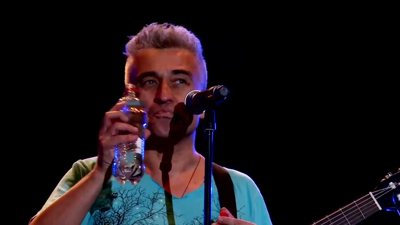 Jorge Gonz&aacute;lez -  Estrechez de coraz&oacute;n (Corazones en vivo)