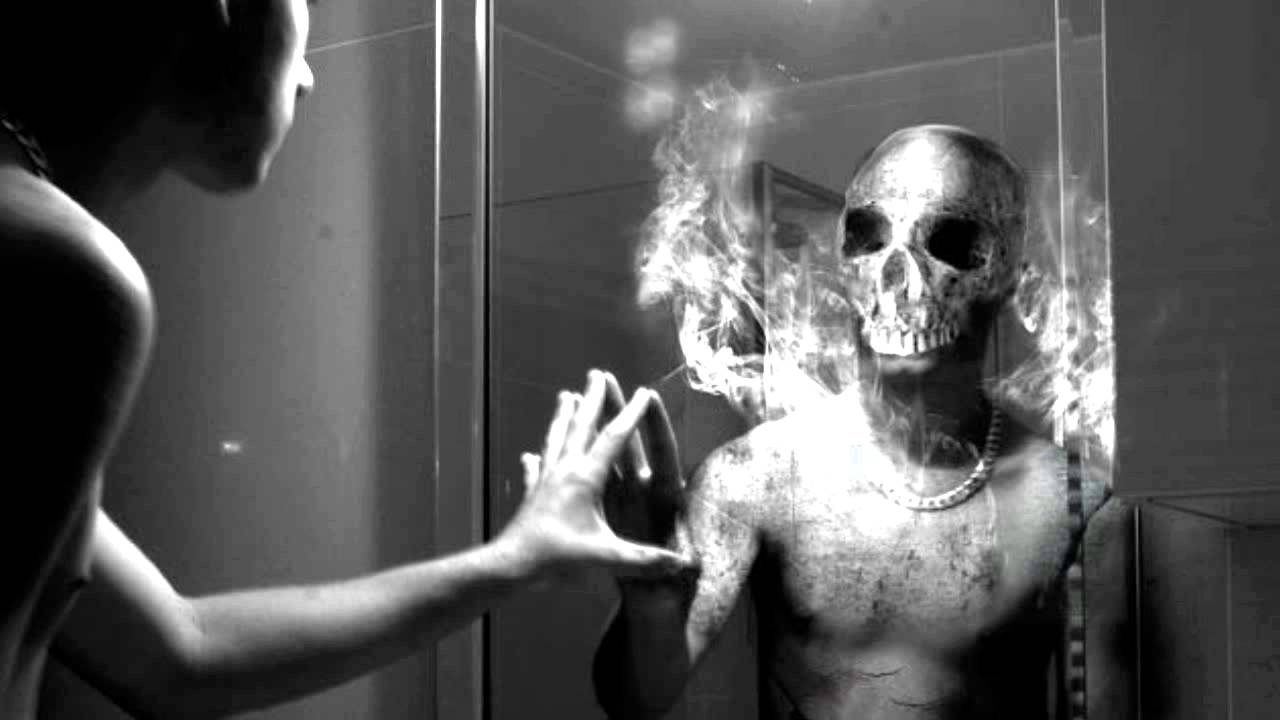 Creepy pasta El Diablo en el Espejo (loquendo)
