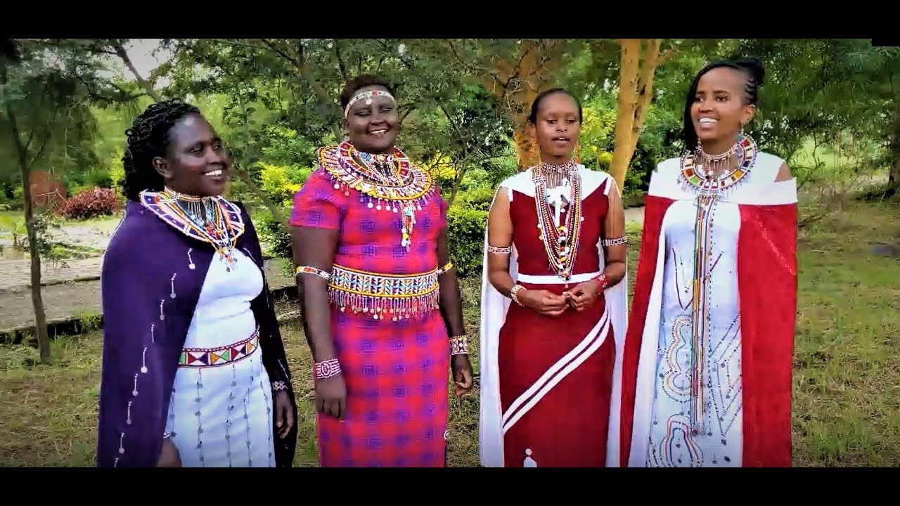 MASSAI DESIGNERS FROM KITENGELA, KENYA, FEEL EMPOWERED BY DESIGNING CONTEMPORARY BEADED JEWELRY