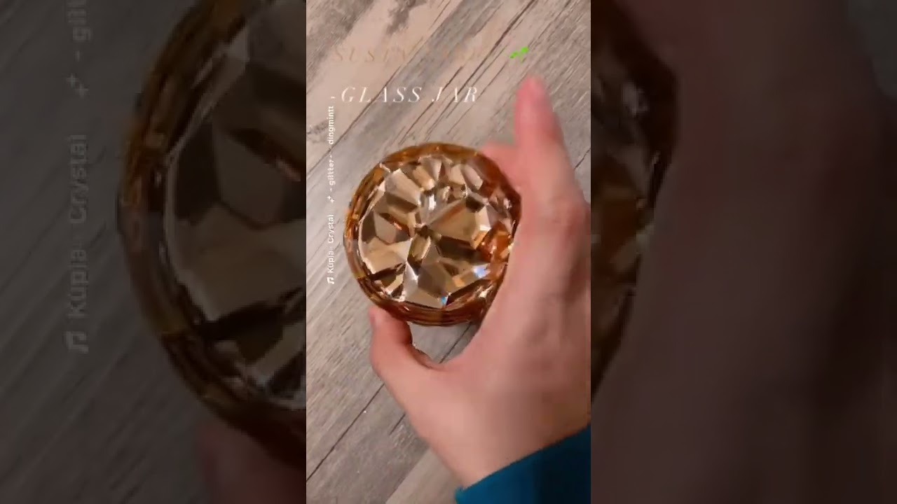 @KORAOrganics Turmeric Glow Moisturizer is my holy grail moisturizer 💛 #mirandakerr #mindbodyskin