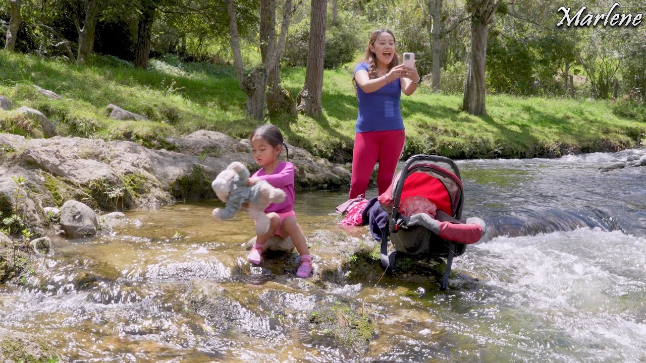 Niña encontró un diamante en el río y salvó la vida de su hermanito y darle una lección a su madre