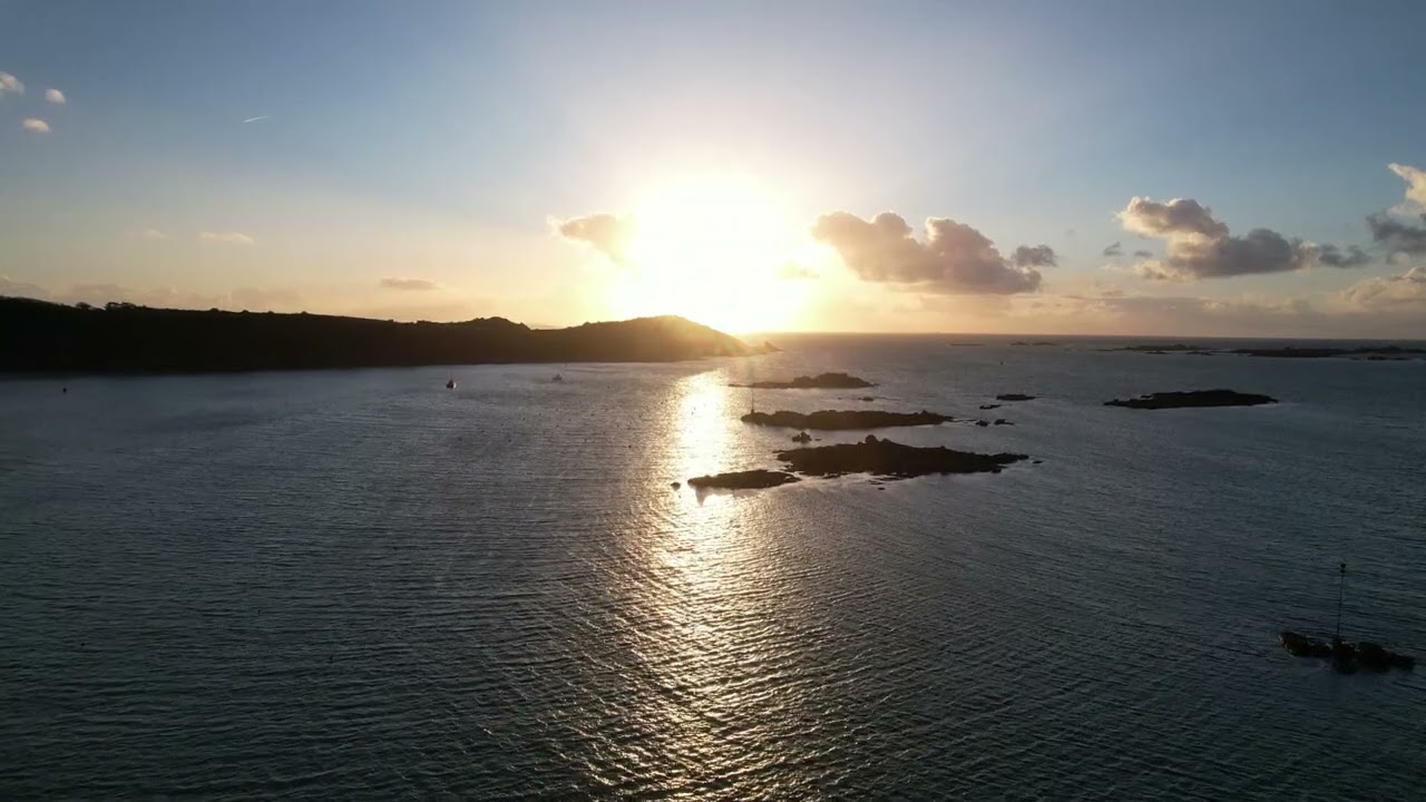 L'AURA the Last Unbroken heart #bretagne #travel #cotesdarmor #trébeurden #plage #côtedegranitrose
