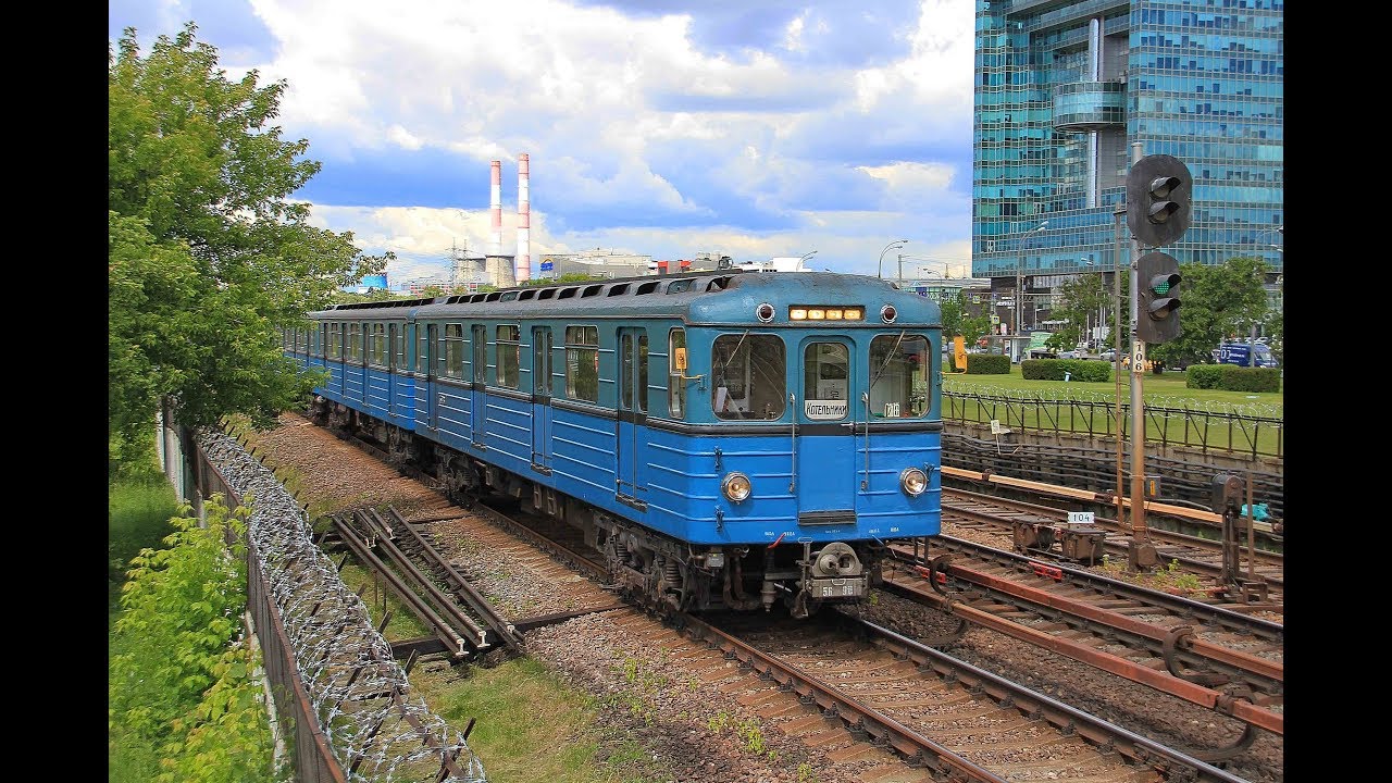 Метропоезда серии 81-710 