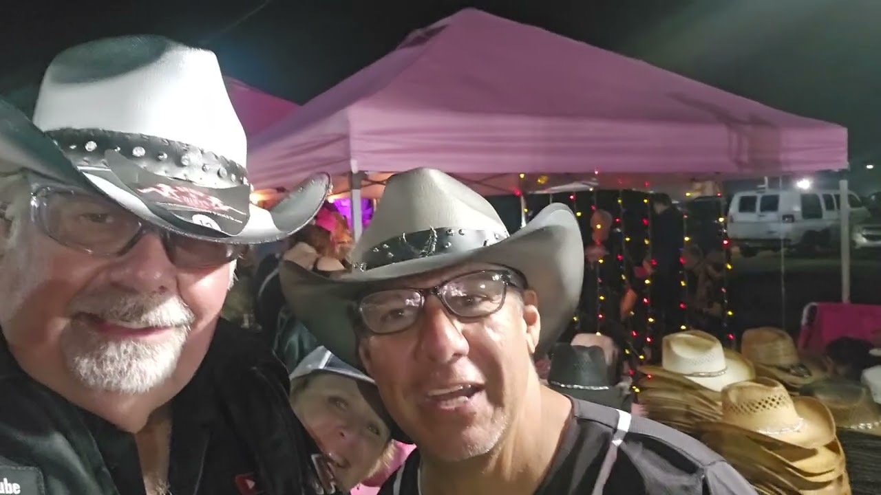 Down N-Dirty Hats - Burning Motorcycle Event в Дейтона-Бич, Флорида, в рамках Недели байкеров.
