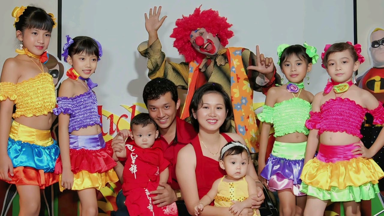 Randomized Pics - Mandarin Song Background