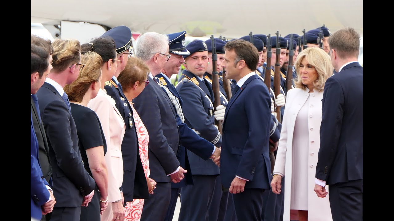 Macron Staatsbesuch - Ankunft Flughafen BER