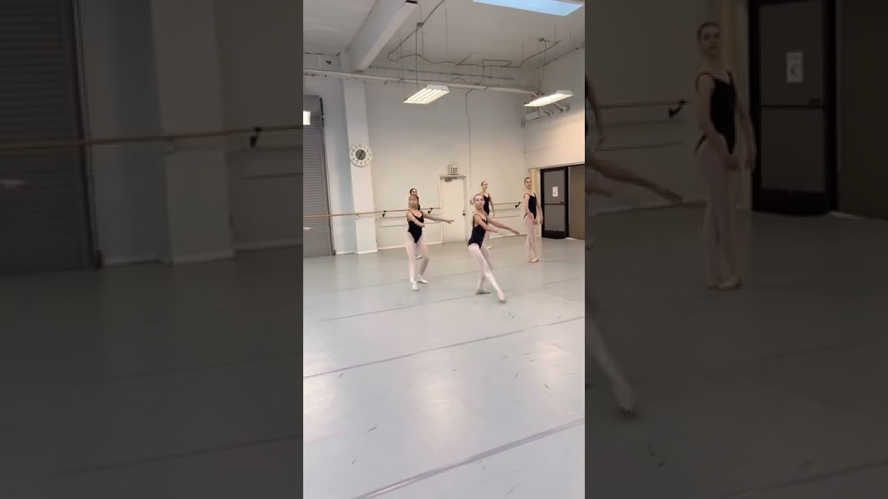 How to dance Combination pirouettes en dehors and en dedans: girls 12-14 y.o., California #ballet