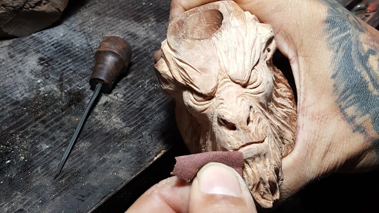 #Art #sculpture Wood carving smoking pipes.  Art of Sculpture .
When a sculptor makes pipes.