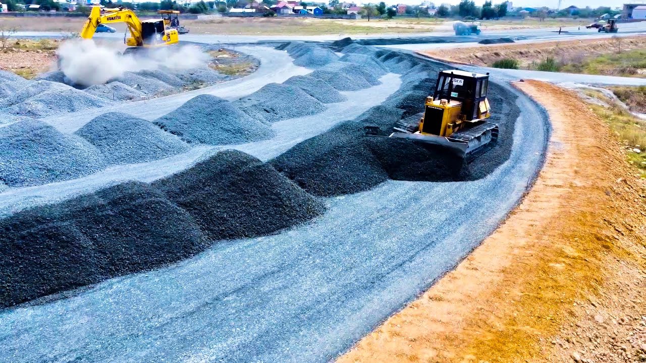 Amazing !!! Komatsu Bulldozer Pushing Gravel Coverage a High Way Road
