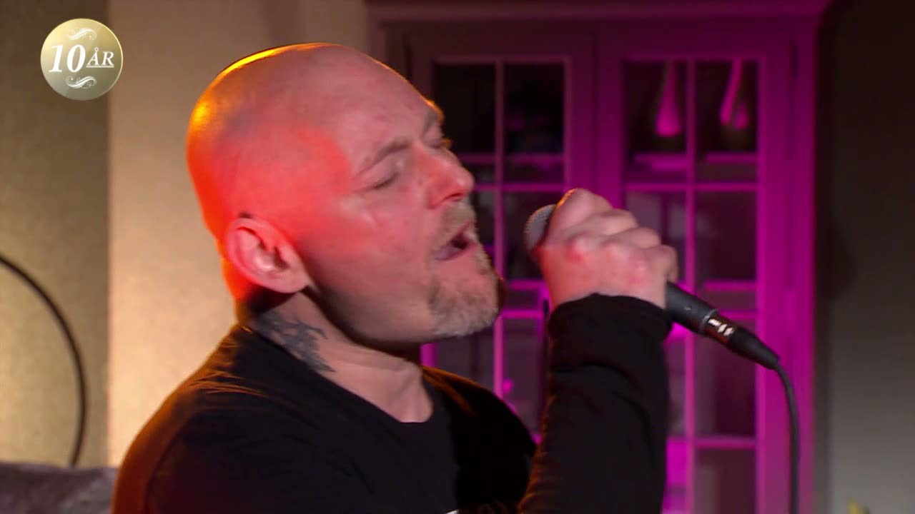 ”Vandraren” i nytolkning med Håkan Hemlin och Cleo - Malou Efter tio (TV4)