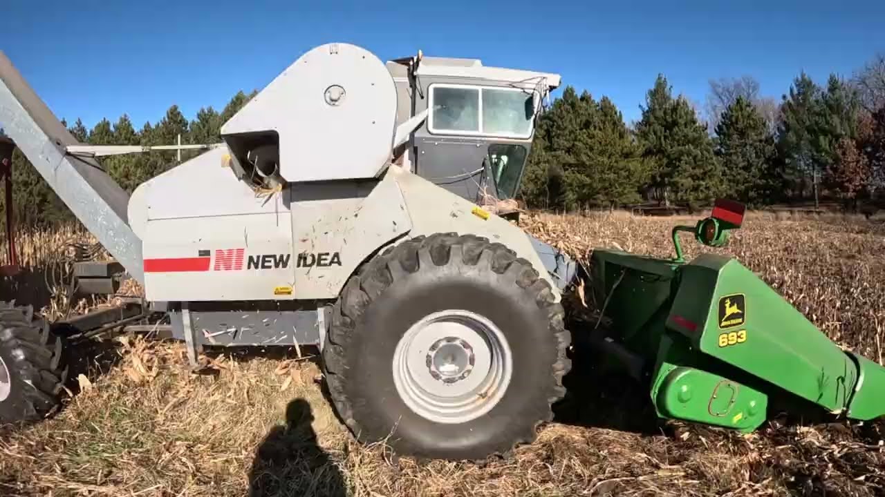 Picking corn with the 1996 UNI  on a small field
