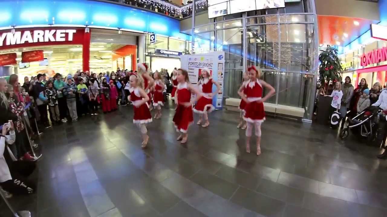 Tanssikoulu STAGE Kidz: JOULUTANSSI Rajalla kauppakeskuksessa Torniossa 30.11.2013