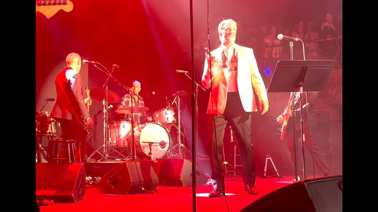 Josh Homme & Friends w/ Chad Smith 