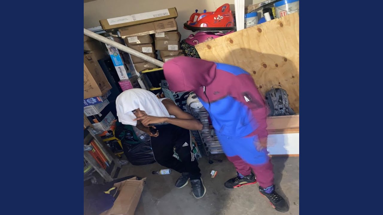 Peforming (feat. Mal SaVv)