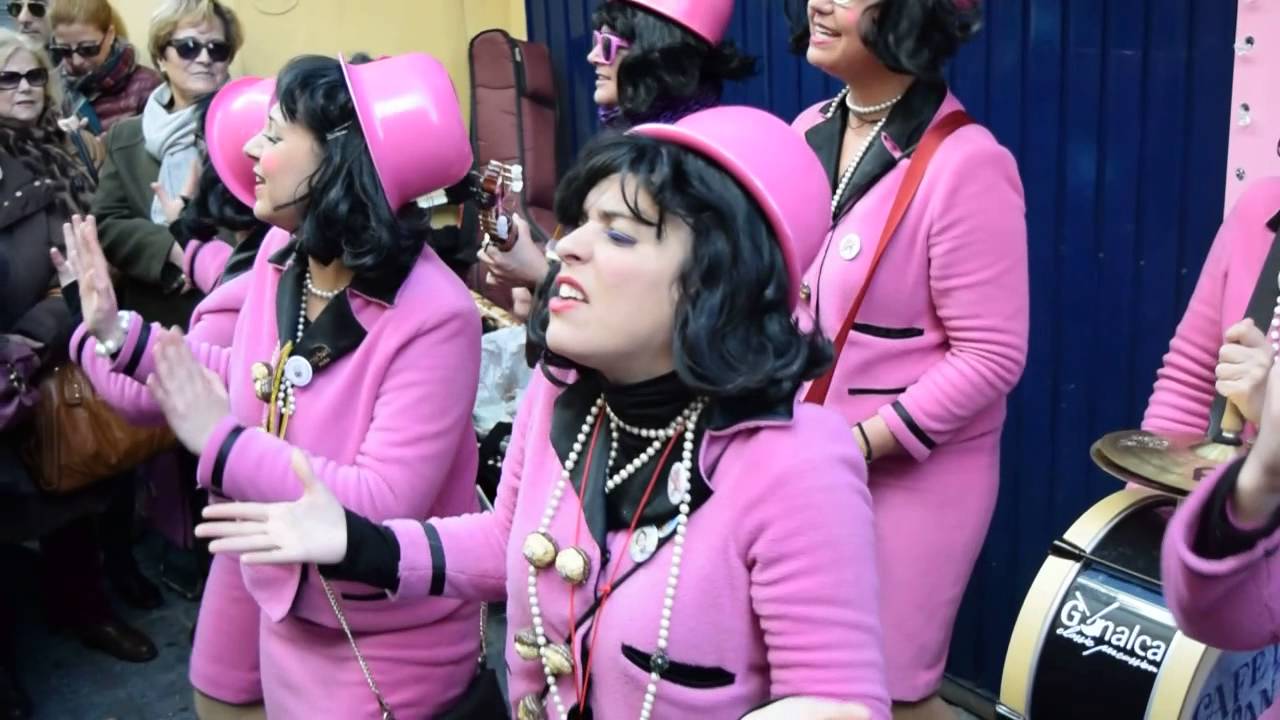 LAS JACKIES. LIBRE. TIENE CASI 12 AÑOS. CHIRIGOTA CALLEJERA CADIWOMAN  CARNAVAL CALLE CADIZ 2015