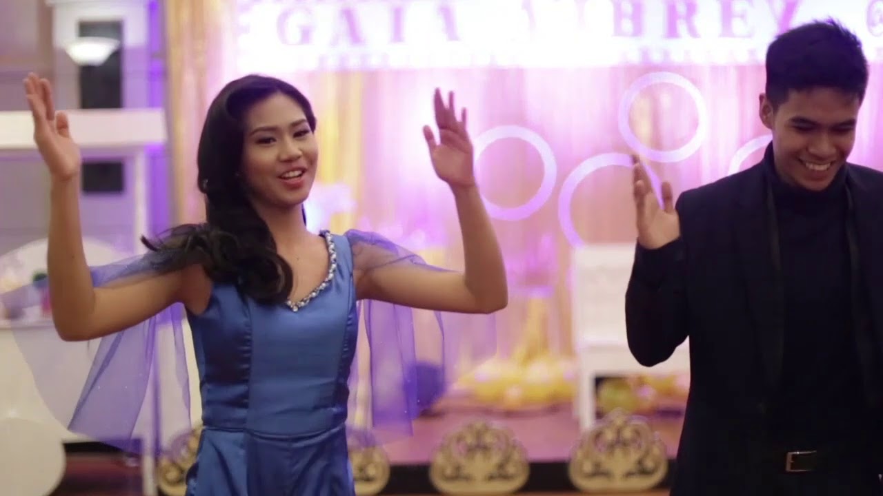 Debut 18 Roses with a twist