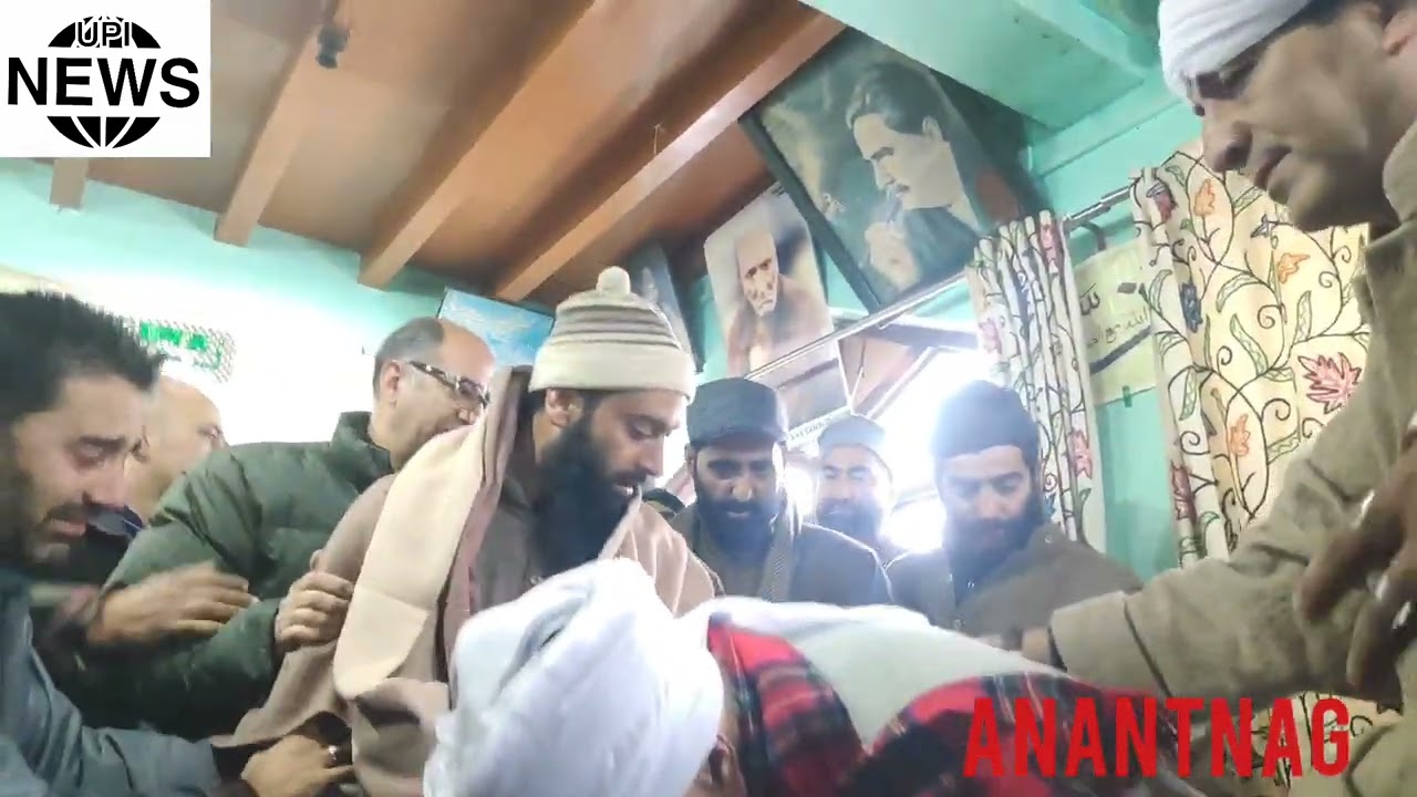 NC President Farooq Abdullah  visted Darbari Qadri of Fakeer Qadir bab in Aishmuqam Anantnag.