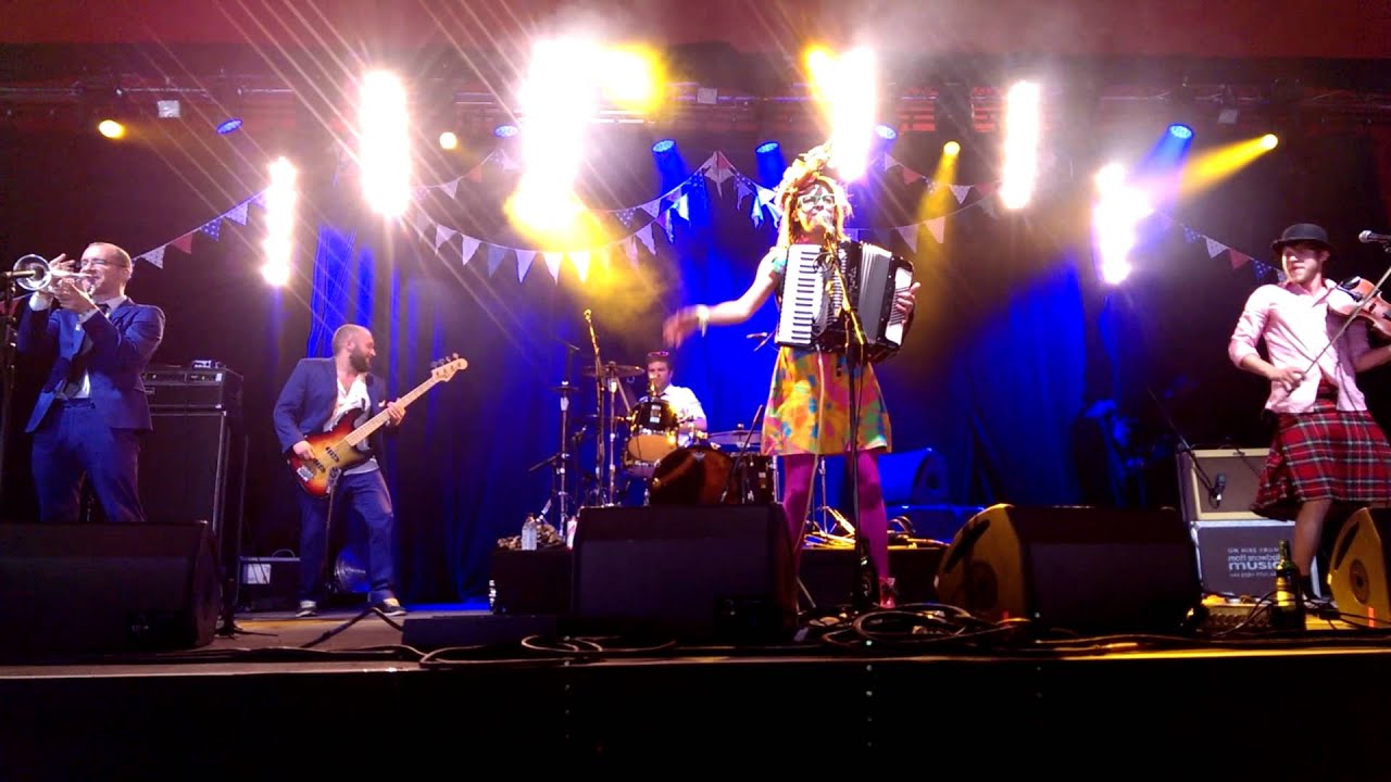 Molotov Jukebox Glastonbury 2013 HD (pt2 of 3)