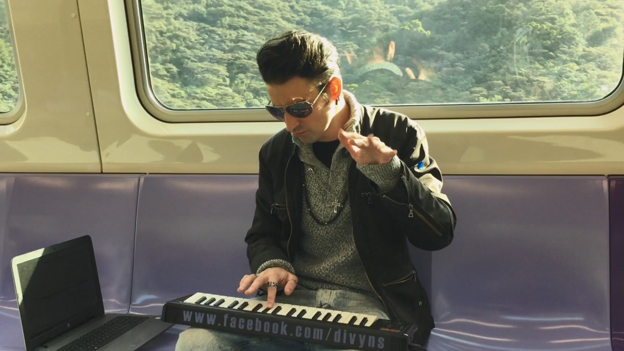 Divyns狄文斯在機場捷運上用捷運的聲音創作電音