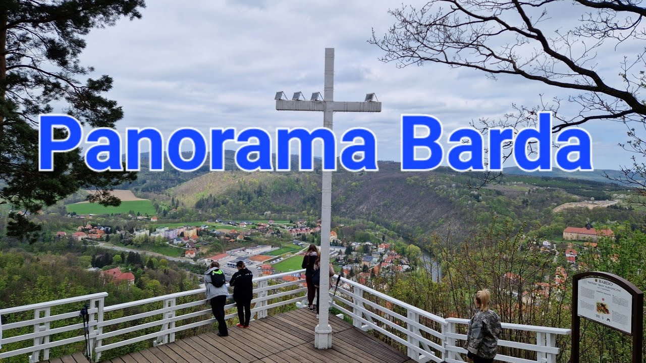 Bardo - panorama miasta. Widok z obrywu skalnego.