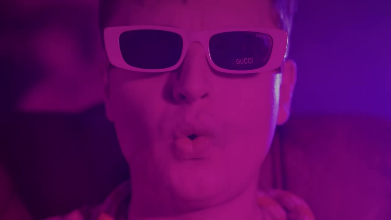 WIESSE OET ZUUS - Fl&uuml;gel op de naas (MEZIEK VIDEO)