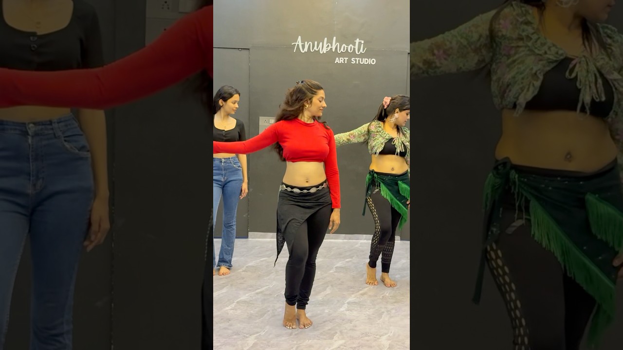 Baladi in crescendo ! ✨ #dance #dancer #bellydance #baladi #baladiincrescendo #bellydancing