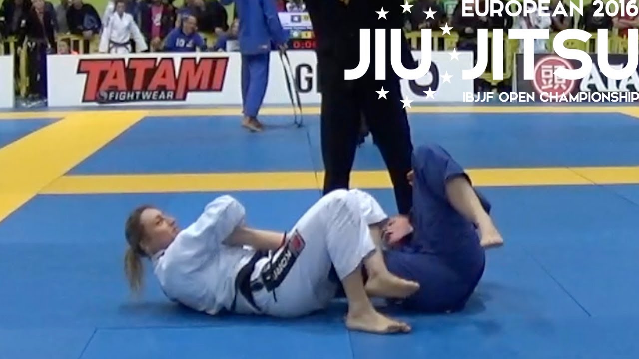 Andresa Correa v Karolina Zawodnik / European 2016