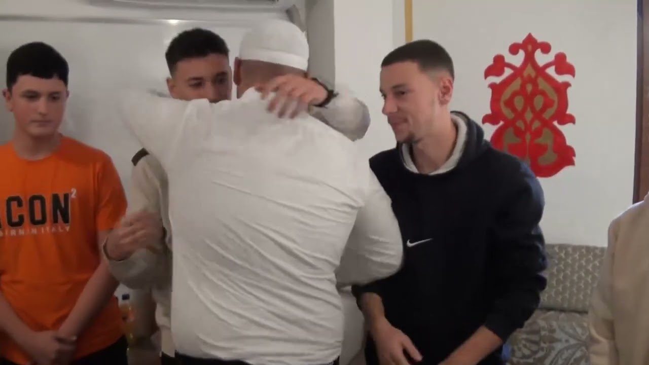 Momente Emocionuese - Omer Neziri zyrtarisht bëhet HAFIZ