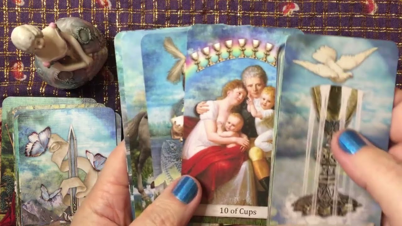 Distant Past Tarot by Jae Larson - Deck Review & #ArcanaBattle