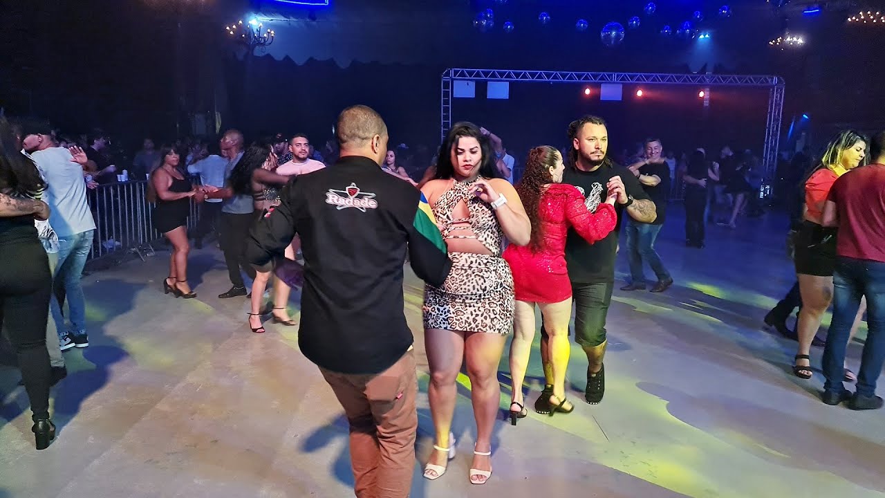 A MAIOR PISTA DE DANÇA DO ESPÍRITO SANTO - DANÇANDO FORRÓ CAPIXABA NO BAILÃO DO MATRIX (XOTE)