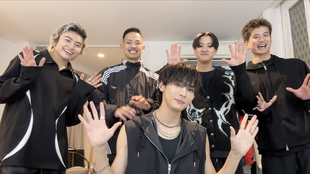 between TikTokチャレンジ講座 with TEAM NOA