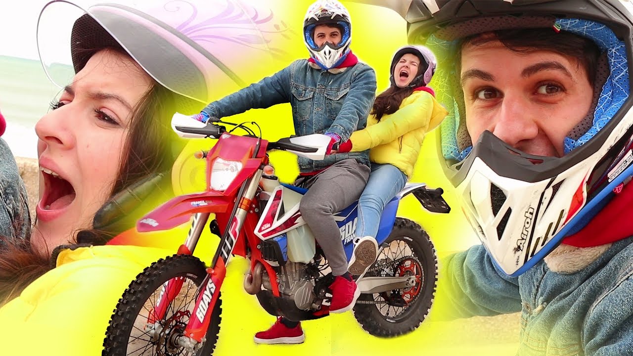 SOFÌ PROVA IL MOTOCROSS DI LUÌ! *È pazza*