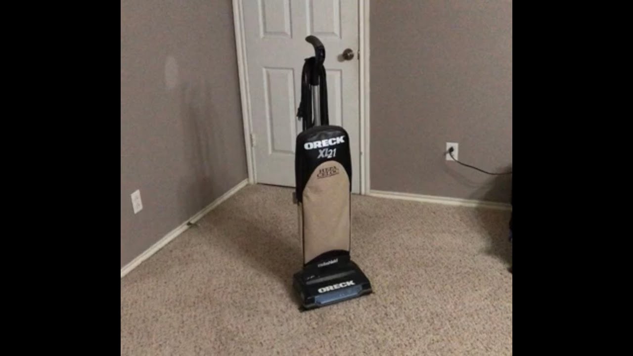 Oreck XL21 (XL21-750ECB) Lightweight Upright Vacuum (An Oreck Improved)