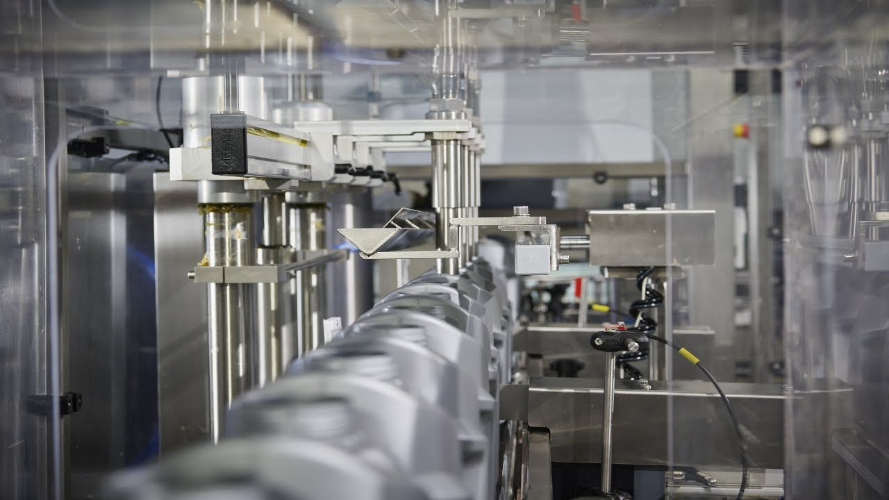 Altrimex | Motor oil filling line |