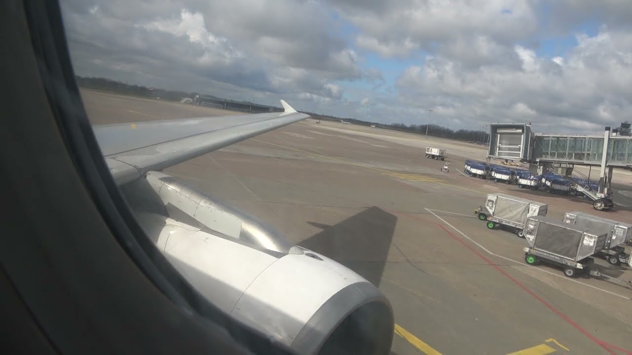 Statement der TUIfly Flugbegleiterin zur Verspätung und dem Einsatz des TradeAir A320