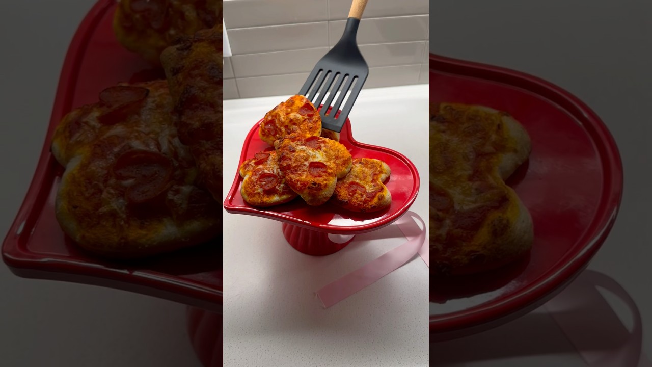 *SATISFYING* MINI HEART PIZZAS! #kitchen #recipe #pizza #cooking #valentinesday #valentines