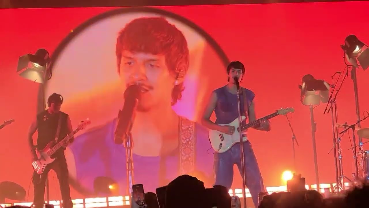 Omar Apollo LIVE @ The Fillmore, Philadelphia 10.15.23 [FULL SET]