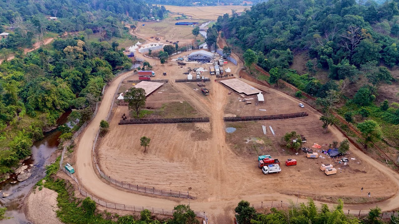 Me&bull;gong Festival A&bull;dam Jengjal Wa&bull;tregre (Aerial View)