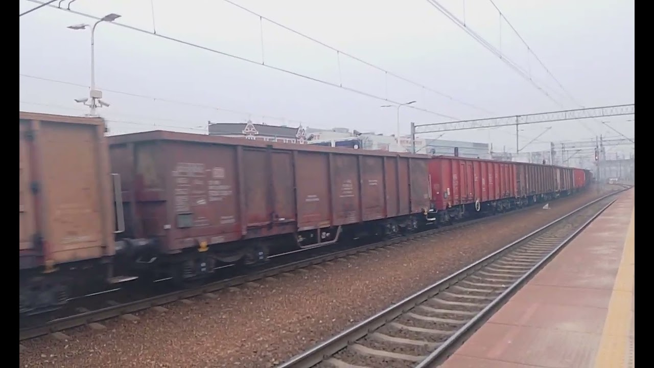 Szerszeń Class 66 z pustymi węglarkami