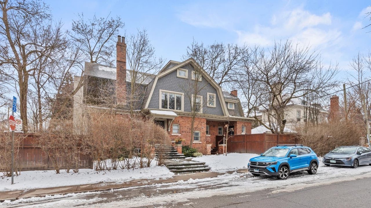 31 Clarendon Ave, Toronto, ON