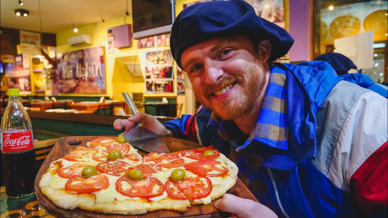 Comiendo PIZZA ARGENTINA en Fitzroya 🍕😋 Trekking al CERRO DE LA CRUZ y Amigos Felinos en Esquel 🇦🇷🥾✨