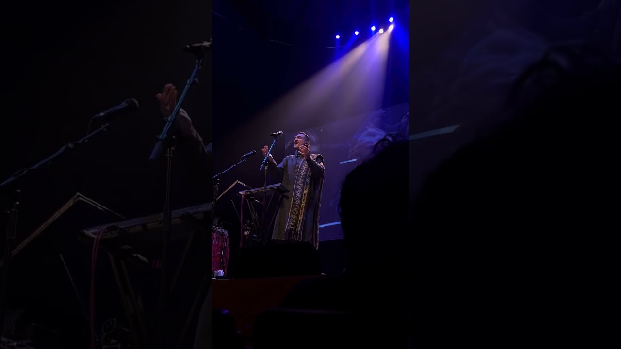 Ali Sethi - Hum Dekhenge LIVE (by Faiz Ahmad Faiz)
