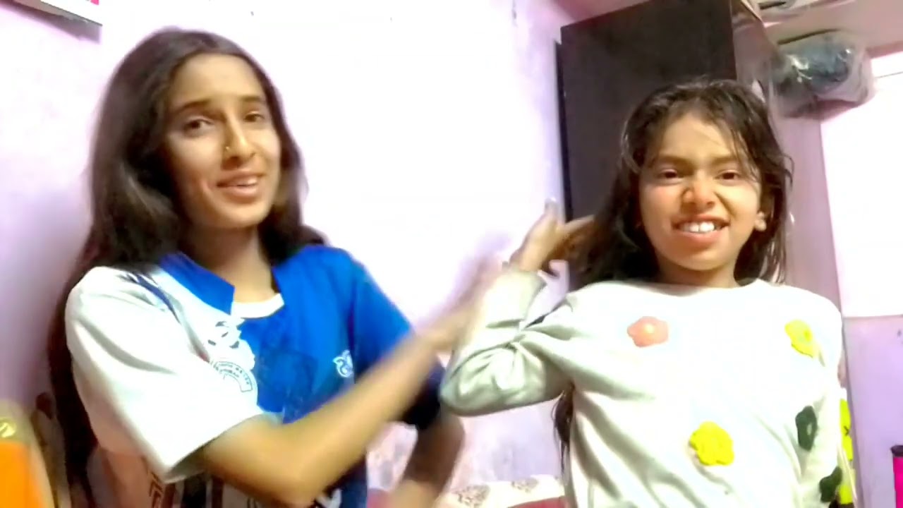 Aaj ham dono bahno ne kiya timepass bina ladai ke 😁👻🎃. .... #sisterhood #views #viral